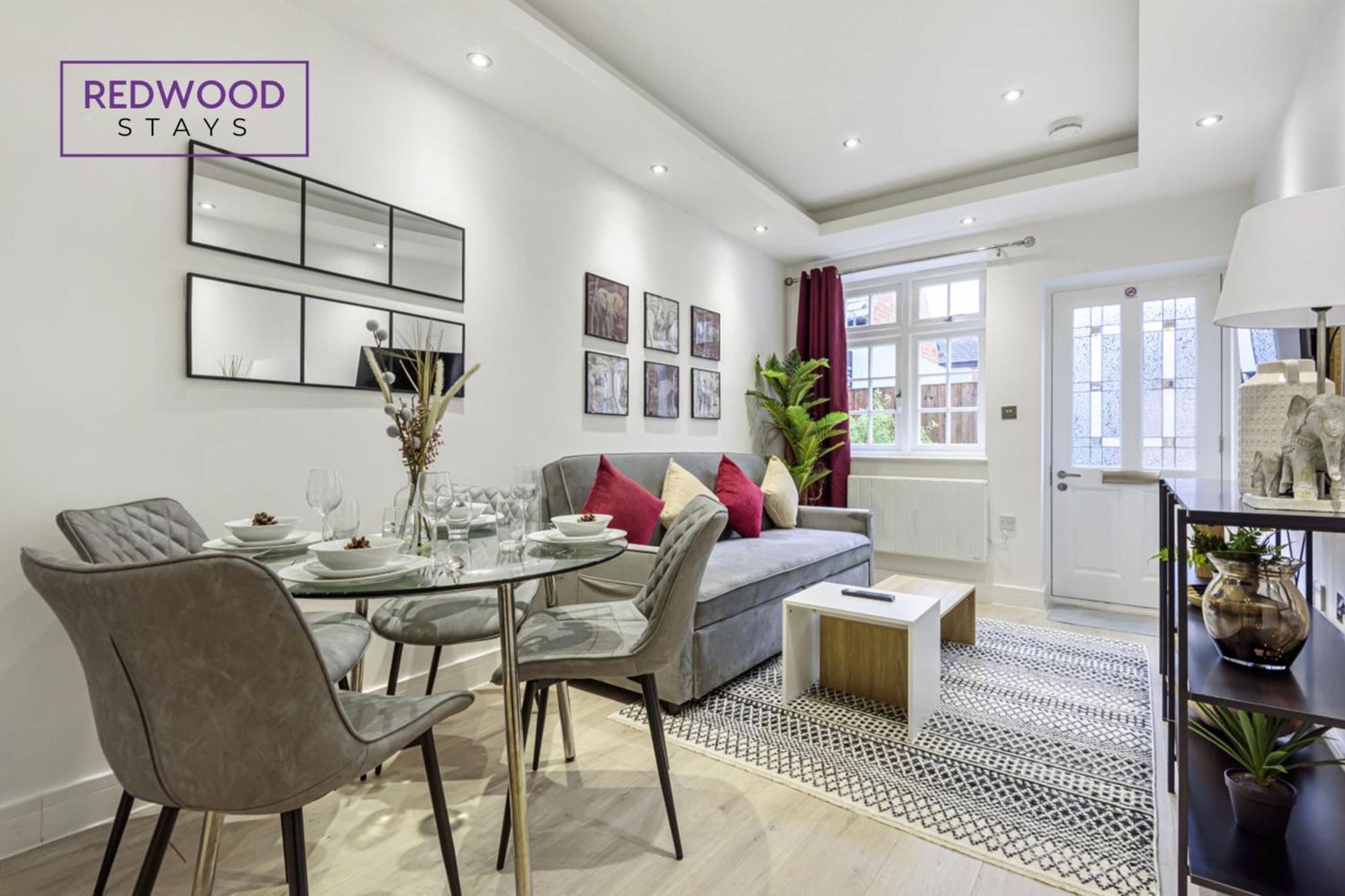 Redwood Stays: Corporate Town Center Apartment with Free Parking Aldershot Exterior photo